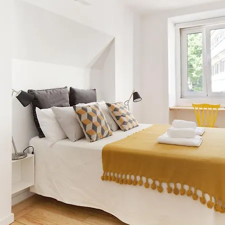 Amazing Vintage Flat In Principe Real Lisbon