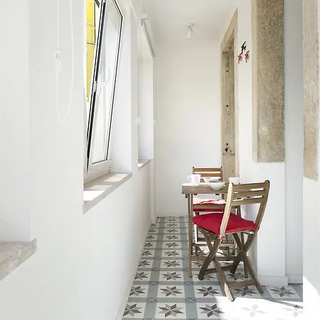 Amazing Vintage Flat In Principe Real Lisbon Apartament