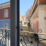 Amazing Vintage Flat In Principe Real Lizbona