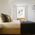 Amazing Vintage Flat In Principe Real Lisbona