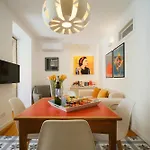 Amazing Vintage Flat In Principe Real