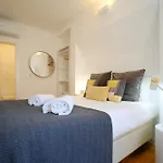 Amazing Vintage Flat In Principe Real