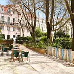 Amazing Vintage Flat In Principe Real Lisbona