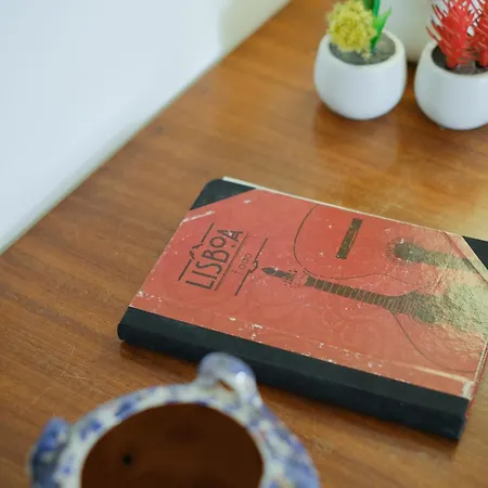 Amazing Vintage Flat In Principe Real شقة *