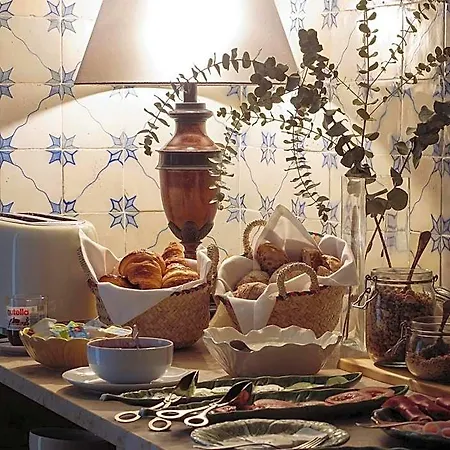 Amazing Vintage Flat In Principe Real *