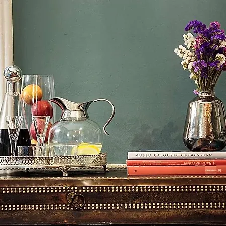 Amazing Vintage Flat In Principe Real