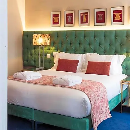 Amazing Vintage Flat In Principe Real *