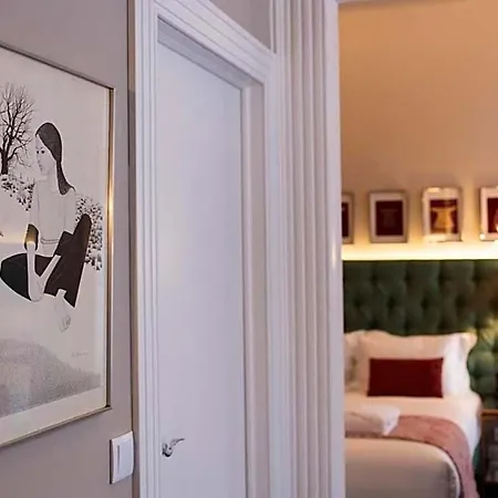 Amazing Vintage Flat In Principe Real Apartment