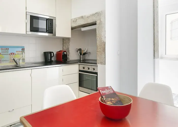 Amazing Vintage Flat In Principe Real