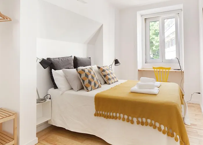 Amazing Vintage Flat In Principe Real