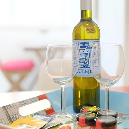 Amazing Vintage Flat In Principe Real * 리스본